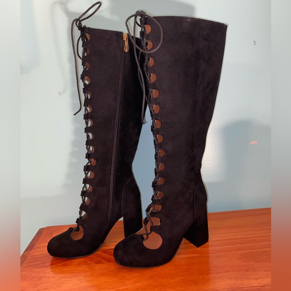 Lace up Knee High Suede Heeled Boots